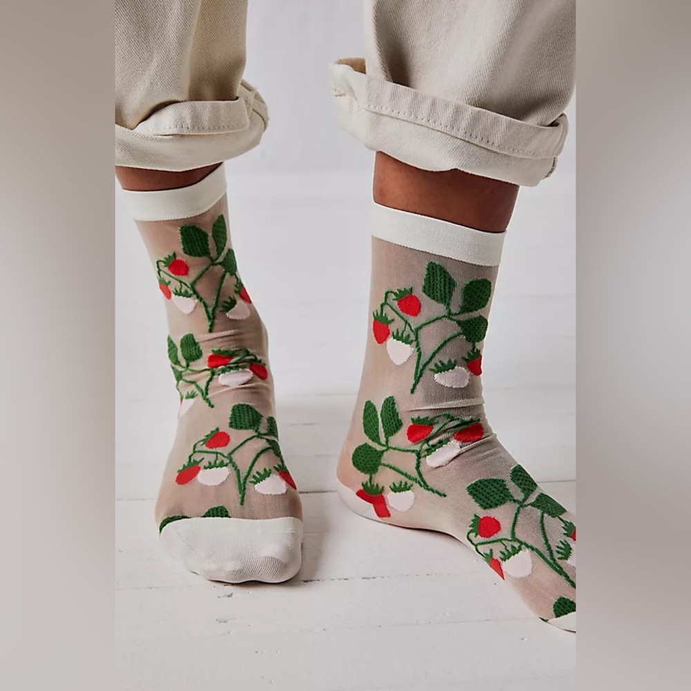 New🌟Free People-Strawberry Fields Sheer Crew Socks
 Hansel From Basel